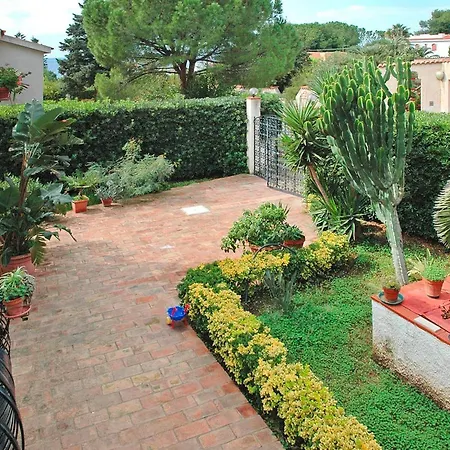 Cottage, Holiday home
